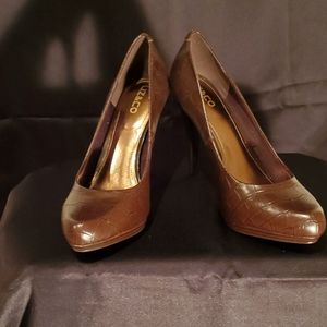 Liz & Co Dark Brown Pumps